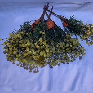 NWT Ashland Fall Gypsophila Yellow 8 Bushel Fake Flowers with Metal Stems